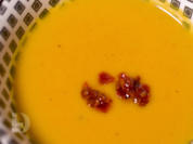 Paprika-Kokos-Suppe mit Jacobsmuschel und Petersilienpesto, dazu Knusperecken - Rezept - Bild Nr. 7617