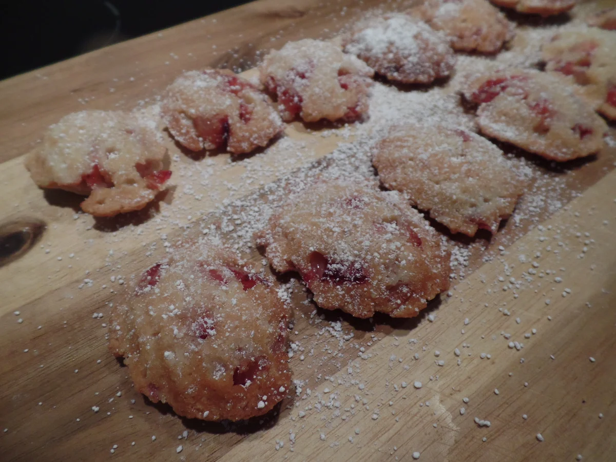 Mandel-Erdbeer-Madeleines mit Obstsalat - Rezept - Bild Nr. 7628