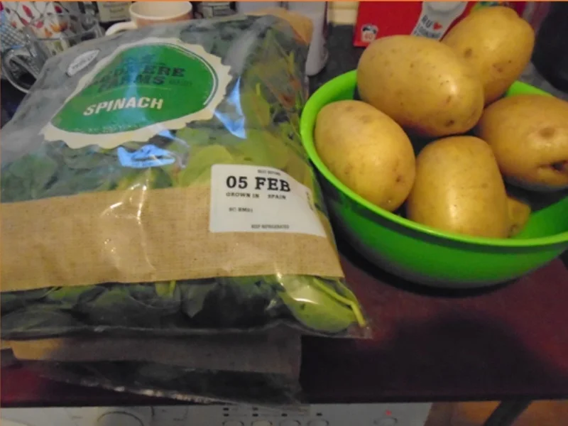 Rezept: Baby-Spinat mit Spiegelei und Kartoffeln Bild Nr. 3 Baby-Spinat mit Spiegelei und Kartoffeln - Rezept - Bild Nr. 3