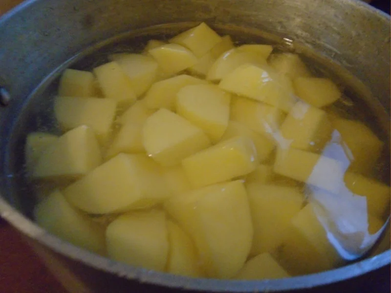 Rezept: Baby-Spinat mit Spiegelei und Kartoffeln Bild Nr. 11 Baby-Spinat mit Spiegelei und Kartoffeln - Rezept - Bild Nr. 11