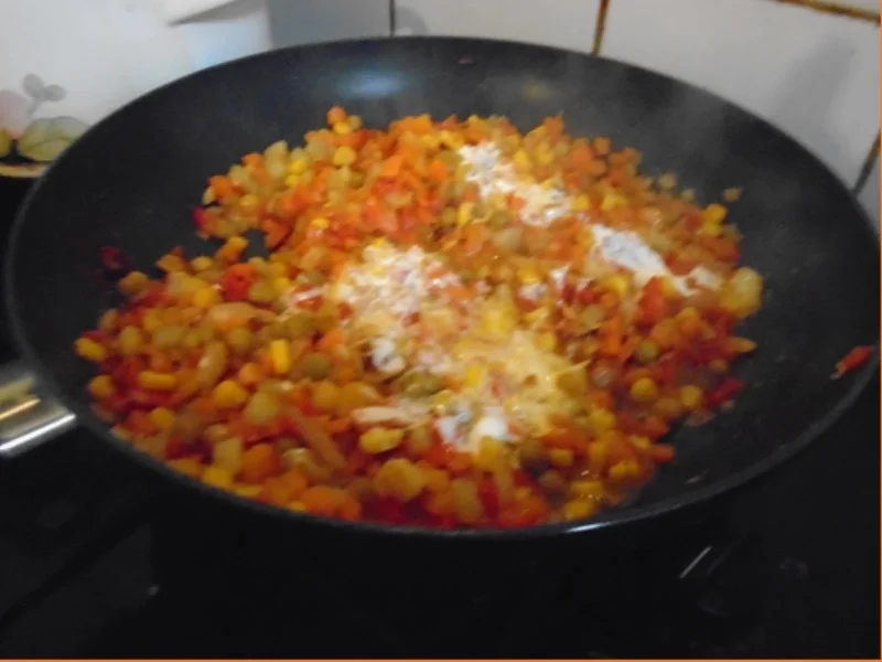 Rindermett-Gemüse-Pfanne mit Sauerrahm, Rote Bete und Drillingen - Rezept - Bild Nr. 7630