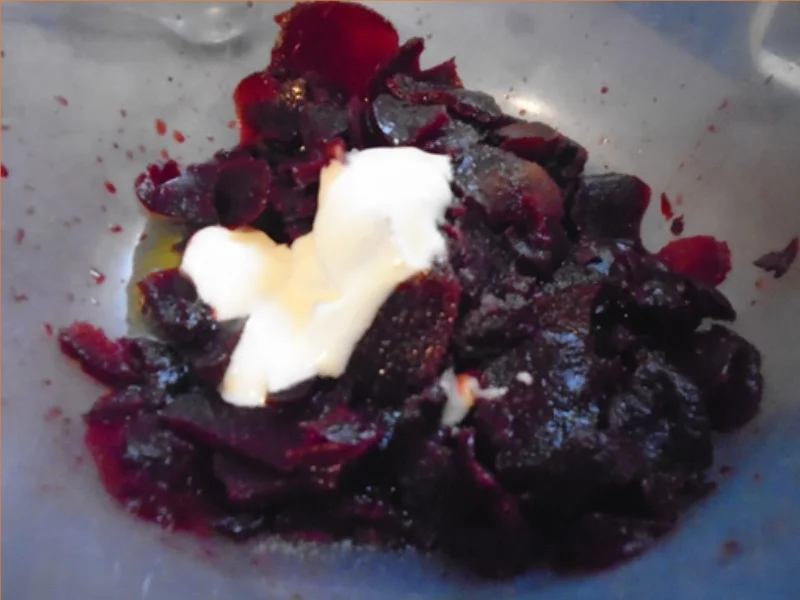 Rindermett-Gemüse-Pfanne mit Sauerrahm, Rote Bete und Drillingen - Rezept - Bild Nr. 7632