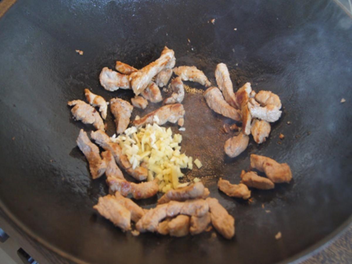 Gemüse-Schweinefilet-Wok mit gelben Drillingen - Rezept - Bild Nr. 6