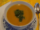 Süßkartoffelsuppe mit Ingwer und Petersilien-Erdnuss-Mus - Rezept - Bild Nr. 2