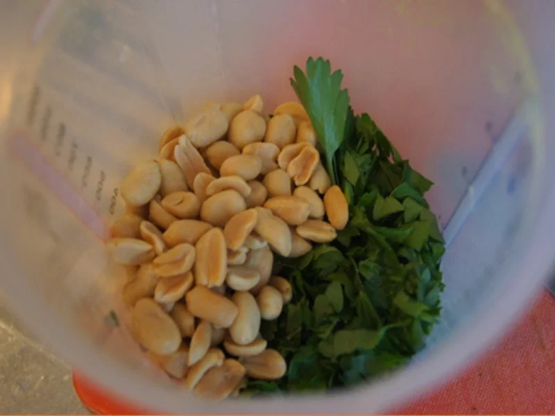 Süßkartoffelsuppe mit Ingwer und Petersilien-Erdnuss-Mus - Rezept - Bild Nr. 12