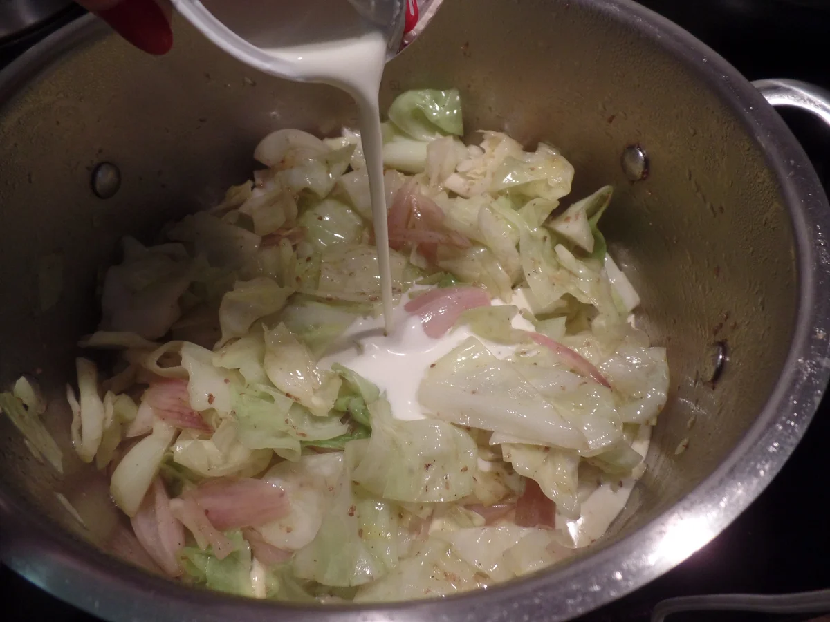 Lachsfilet auf Rahmspitzkohl - Rezept - Bild Nr. 7621