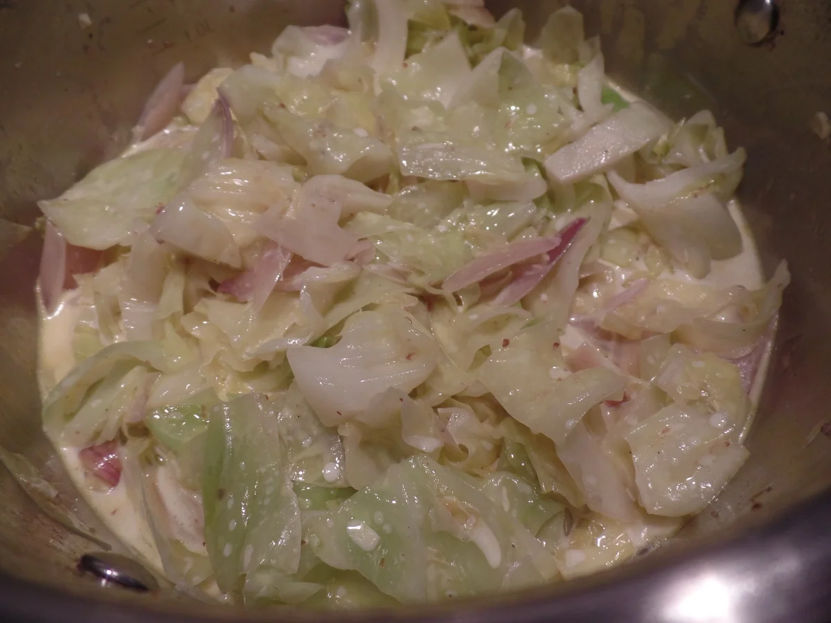 Lachsfilet auf Rahmspitzkohl - Rezept - Bild Nr. 7622