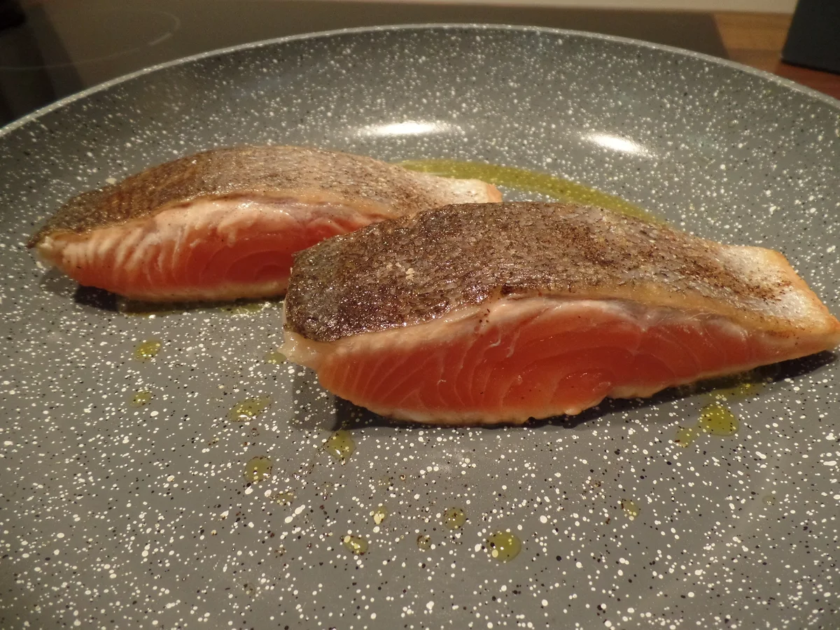 Lachsfilet auf Rahmspitzkohl - Rezept - Bild Nr. 7624