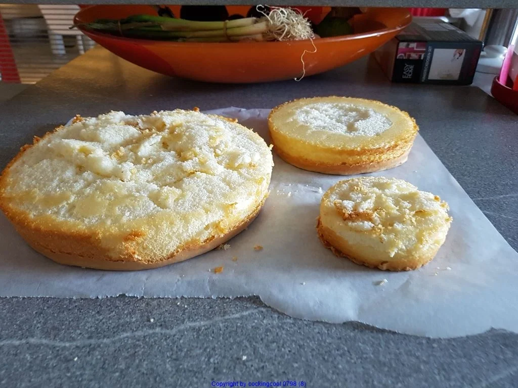 Rezept: "Biskuit Grundrezept" nein- für grosse Torten "ein Wunderkuchen" Bild Nr. 7625 "Biskuit Grundrezept" nein- für grosse Torten "ein Wunderkuchen" - Rezept - Bild Nr. 7625