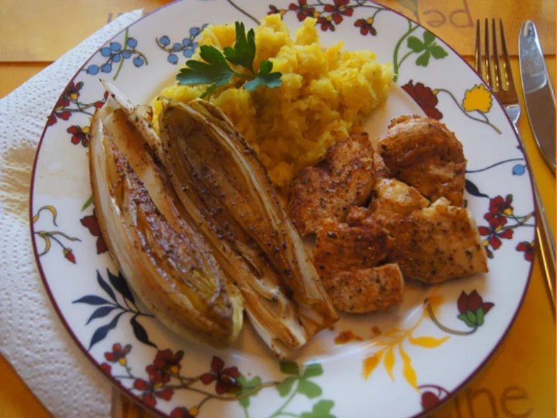 Hähnchenbrustfiletschnitzelchen mit Chicoree und Knollenselleriestampf - Rezept - Bild Nr. 7647