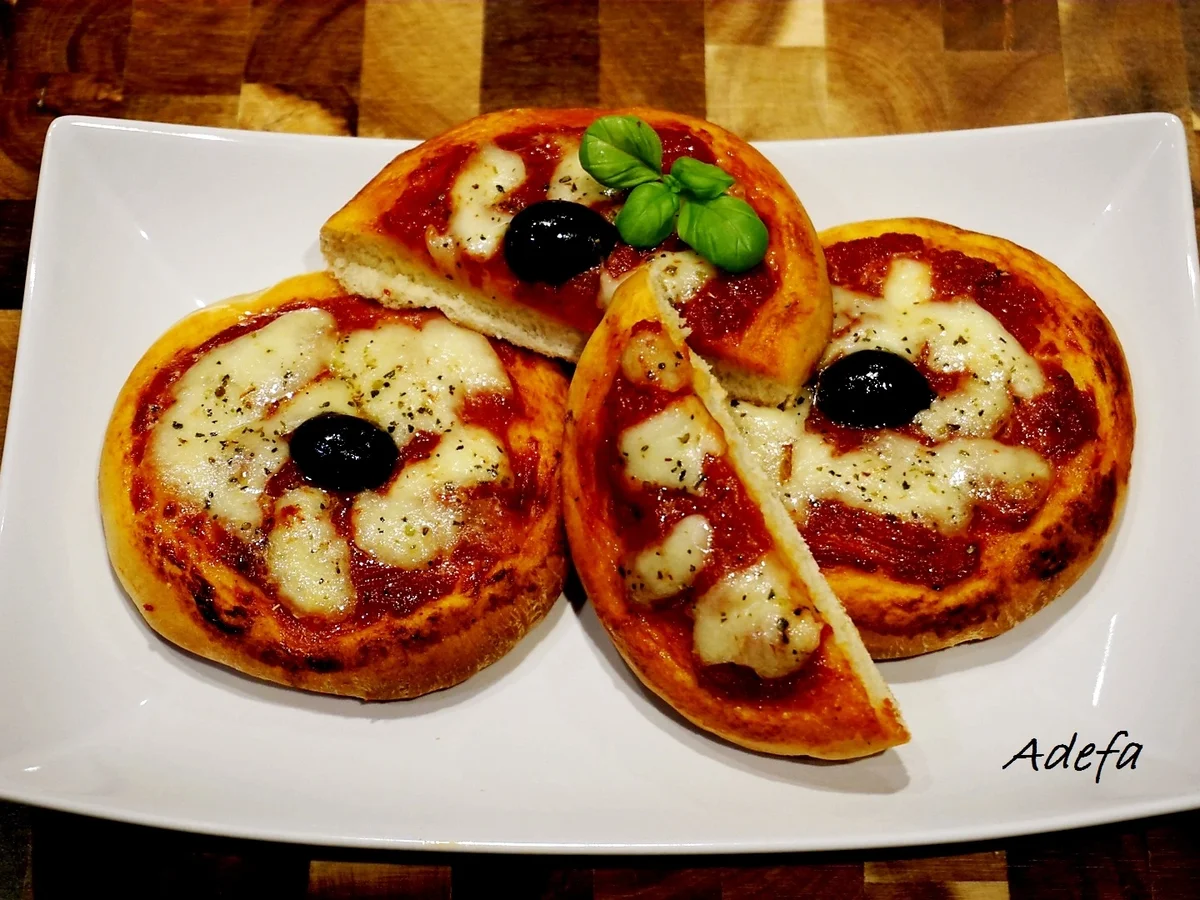 Rezept: Pizzette Siciliane - Sizilianische Pizza Bild Nr. 7648 Pizzette Siciliane - Sizilianische Pizza - Rezept - Bild Nr. 7648