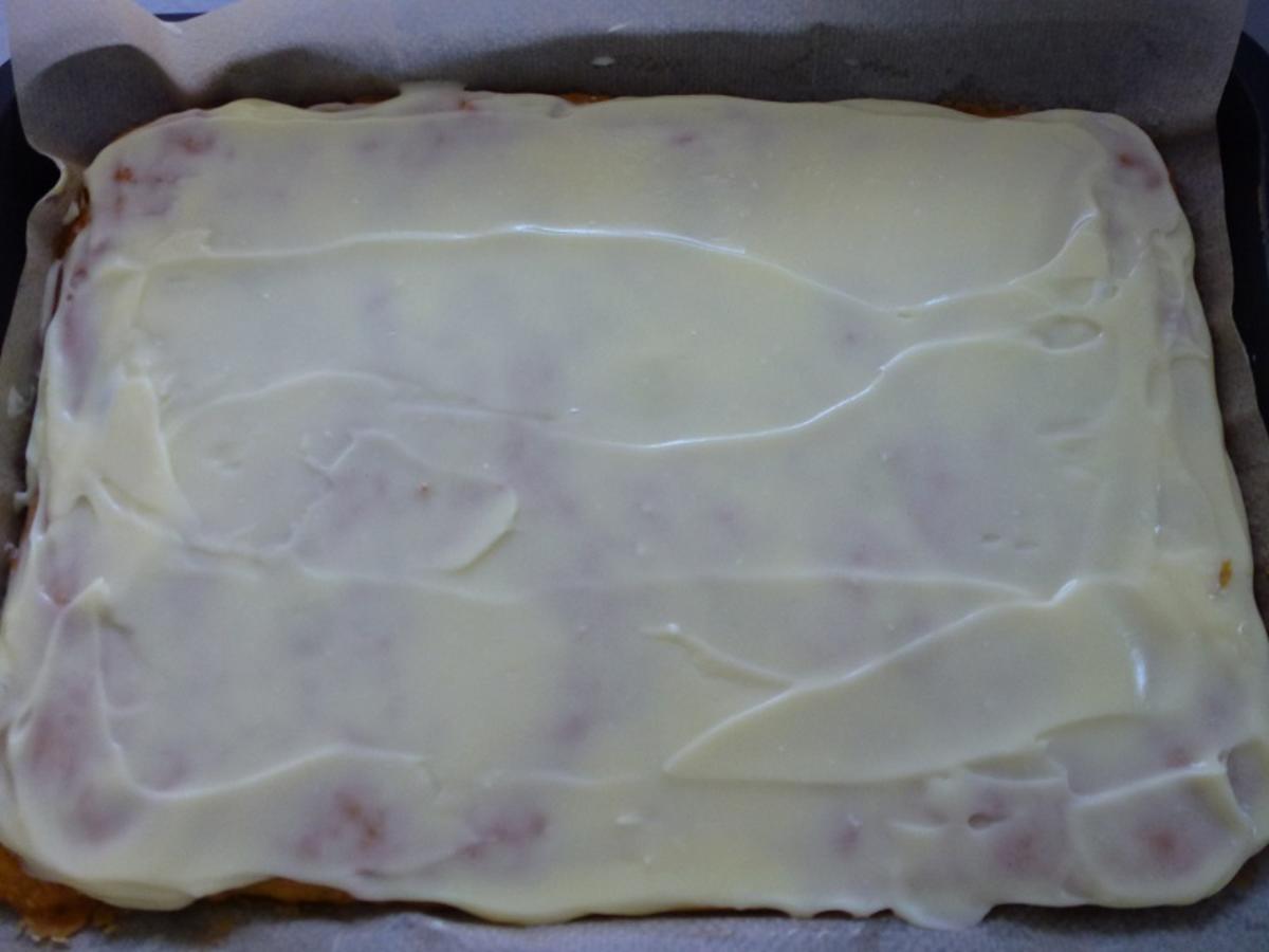 Möhren-Blechkuchen mit cremigem Aufstrich - Rezept - Bild Nr. 7644