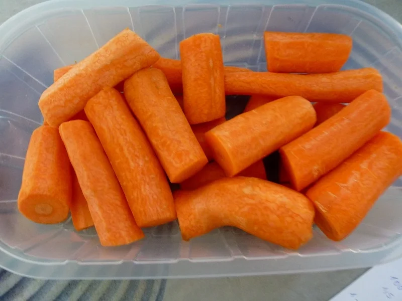 Möhren-Blechkuchen mit cremigem Aufstrich - Rezept - Bild Nr. 7645