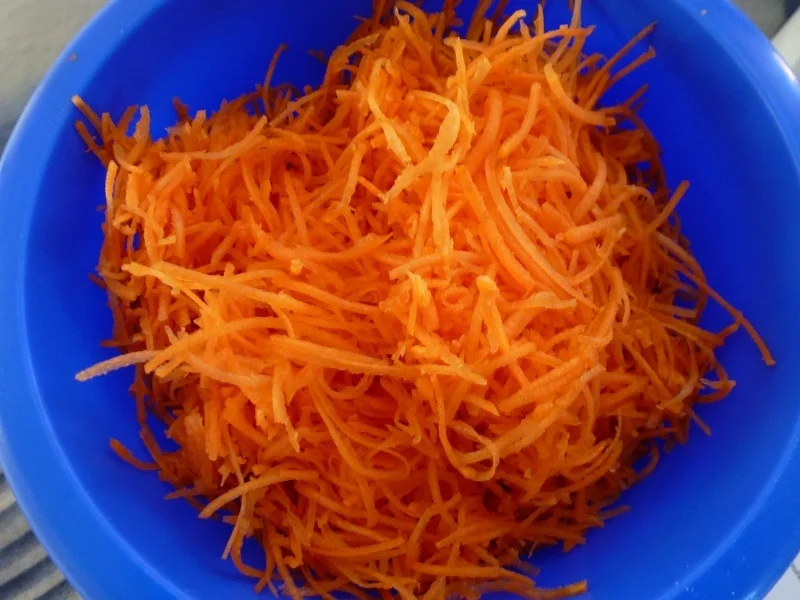 Möhren-Blechkuchen mit cremigem Aufstrich - Rezept - Bild Nr. 7646