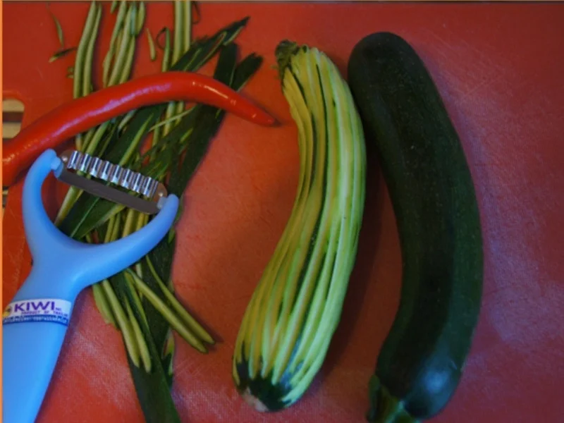 Rezept: Herzhaftes Zucchini-Omelett Bild Nr. 3 Herzhaftes Zucchini-Omelett - Rezept - Bild Nr. 3