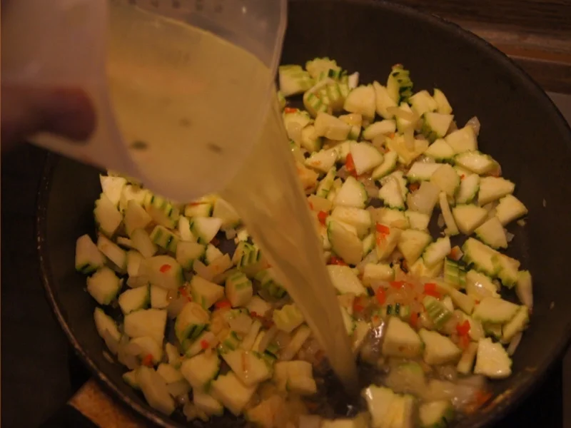 Rezept: Herzhaftes Zucchini-Omelett Bild Nr. 10 Herzhaftes Zucchini-Omelett - Rezept - Bild Nr. 10