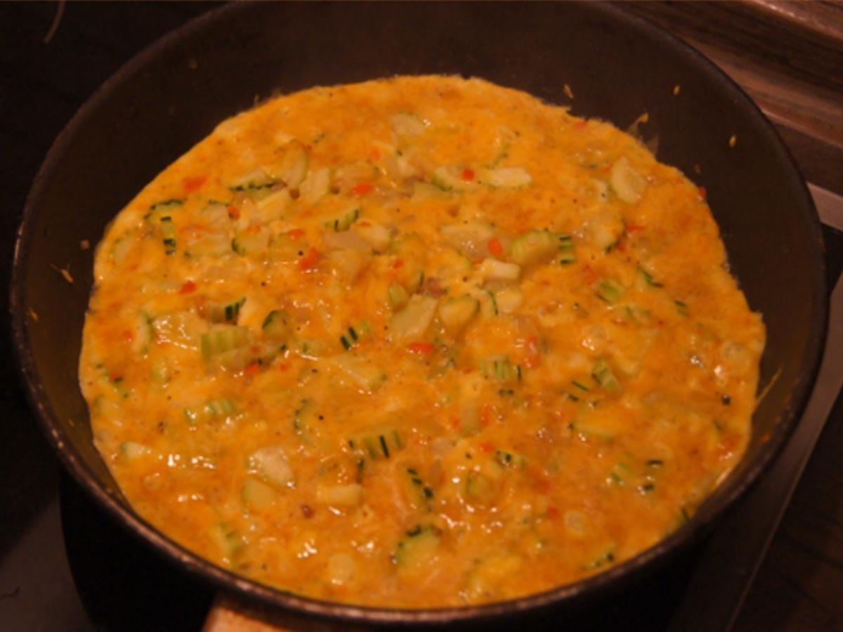 Herzhaftes Zucchini-Omelett - Rezept - Bild Nr. 12