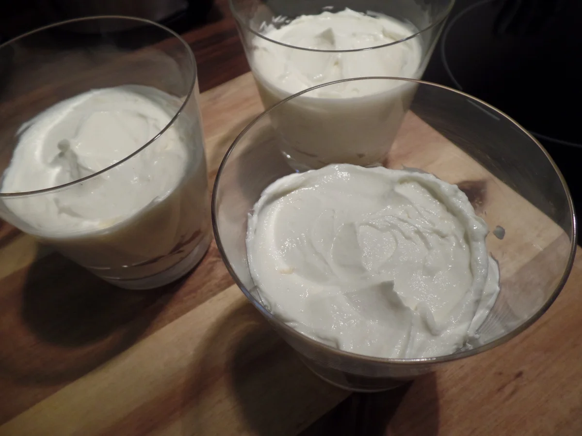 Schnelle Zitronencreme mit Ananas-Kokos-Kompott - Rezept - Bild Nr. 7658