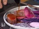 Hirschrücken mit Rotkohl und Vitelottenpüree - Rezept - Bild Nr. 7654