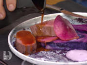 Hirschrücken mit Rotkohl und Vitelottenpüree - Rezept - Bild Nr. 7654