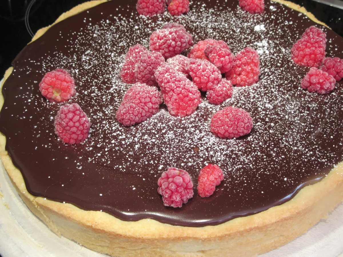 Rezept: Backen: Schokotarte mit Himbeeren Bild Nr. 7668 Backen: Schokotarte mit Himbeeren - Rezept - Bild Nr. 7668