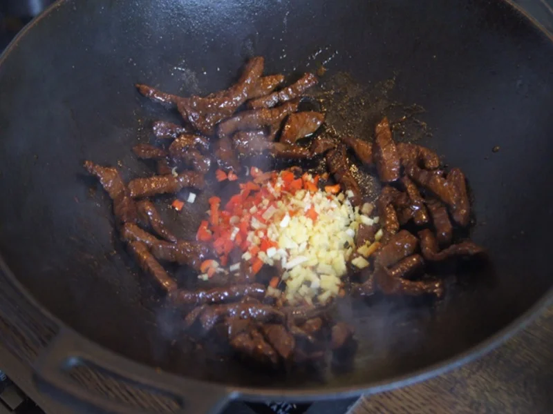 Rindfleisch mit Zuckerschoten und gelben Basmatireis - Rezept - Bild Nr. 10