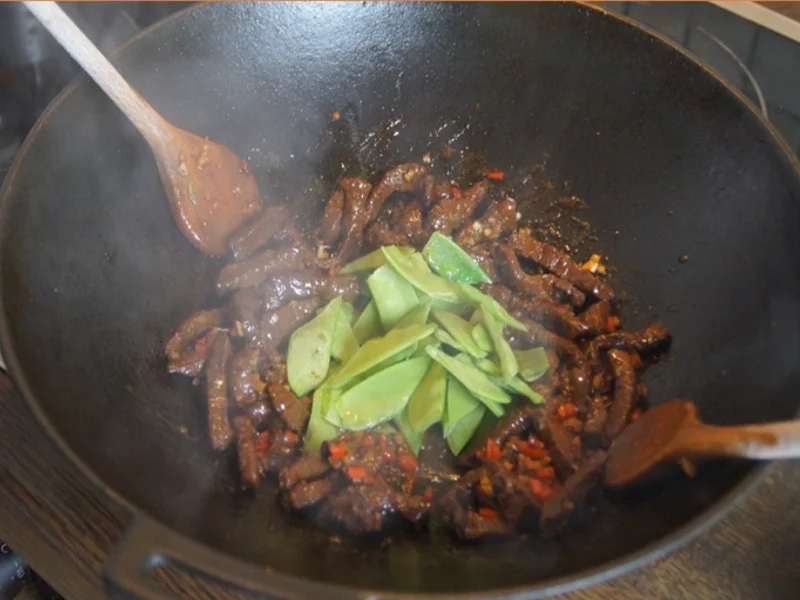 Rindfleisch mit Zuckerschoten und gelben Basmatireis - Rezept - Bild Nr. 11