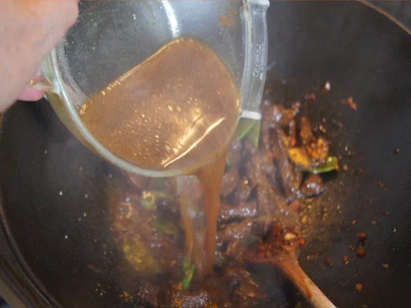 Rindfleisch mit Zuckerschoten und gelben Basmatireis - Rezept - Bild Nr. 12