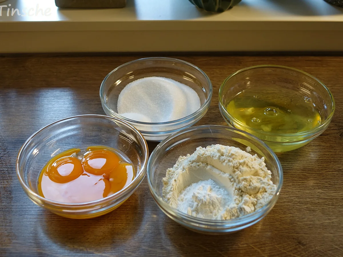 Käse-Sahne-Biskuitroulade - Rezept - Bild Nr. 7677