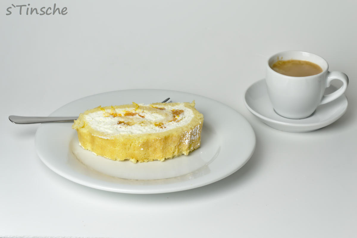 Käse-Sahne-Biskuitroulade - Rezept - Bild Nr. 7677