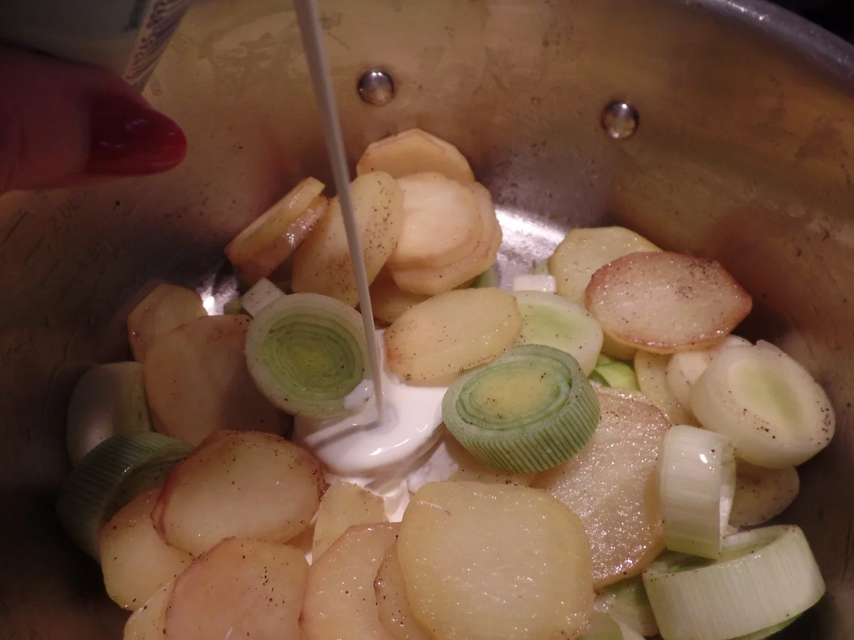 Rotbarschfilet auf Kartoffel-Lauch-Gemüse - Rezept - Bild Nr. 7692