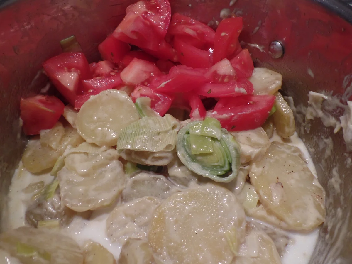 Rotbarschfilet auf Kartoffel-Lauch-Gemüse - Rezept - Bild Nr. 7693