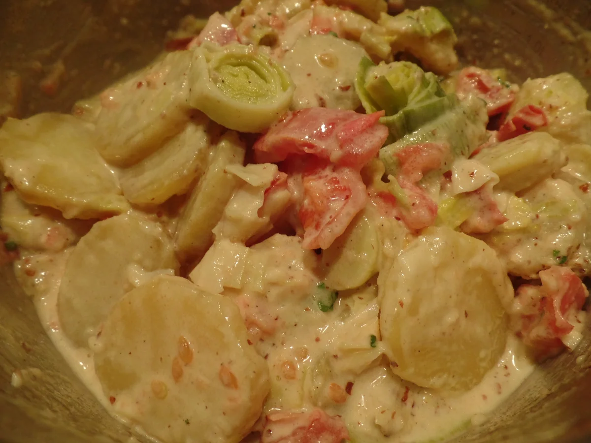 Rotbarschfilet auf Kartoffel-Lauch-Gemüse - Rezept - Bild Nr. 7702