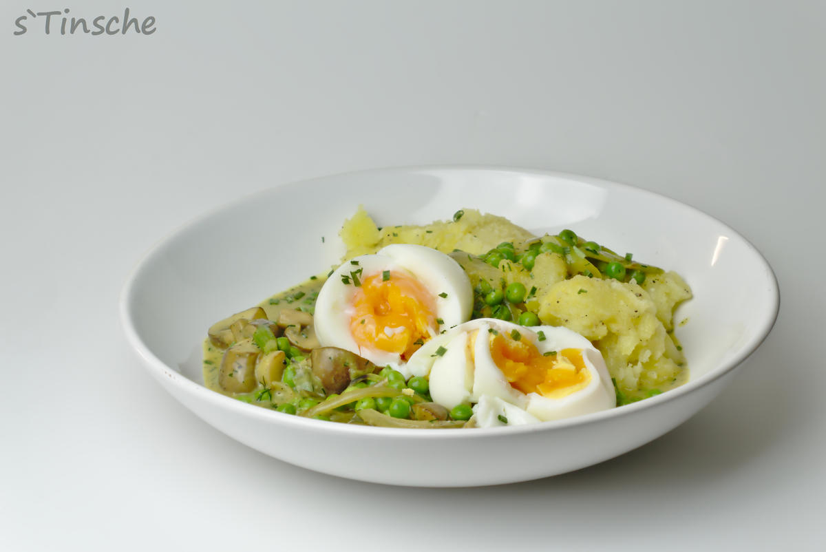 Eier in Champignon-Erbsen-Currysoße - Rezept - Bild Nr. 2