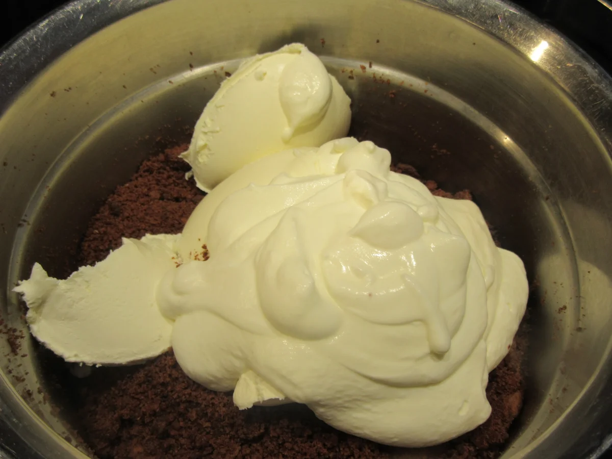 Backen: Schoko-Krümelkuchen mit Kirschen - Rezept - Bild Nr. 7691