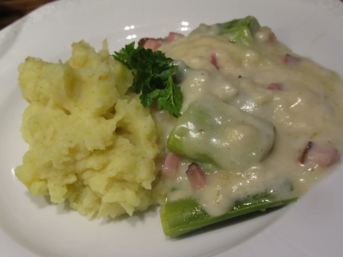 Gemüse: Lauchgratin mit Bouillon-Püree - Rezept - Bild Nr. 7699