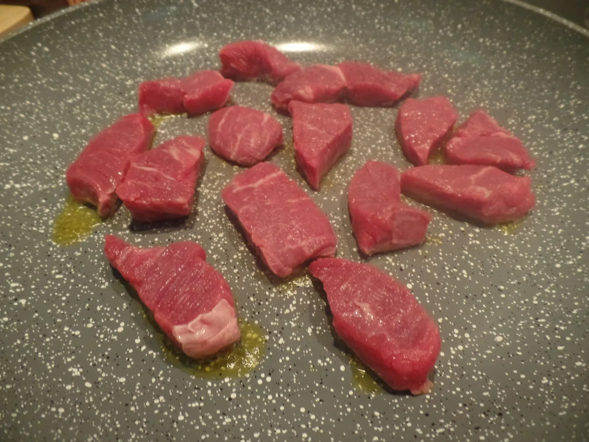 Geschnetzeltes mit Pilzen und Nudeln - Rezept - Bild Nr. 7691