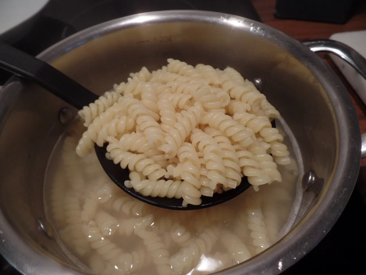 Geschnetzeltes mit Pilzen und Nudeln - Rezept - Bild Nr. 7693