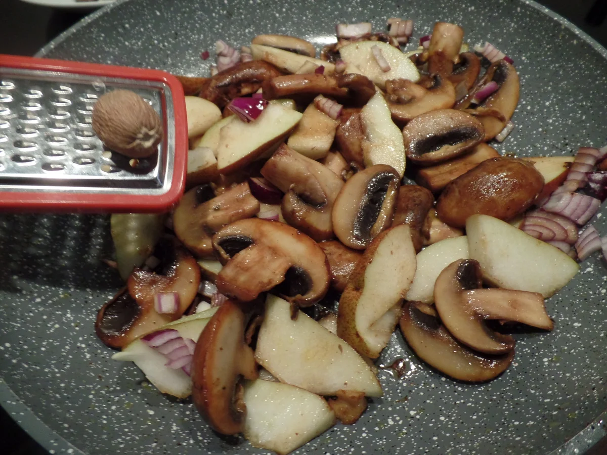 Geschnetzeltes mit Pilzen und Nudeln - Rezept - Bild Nr. 7696