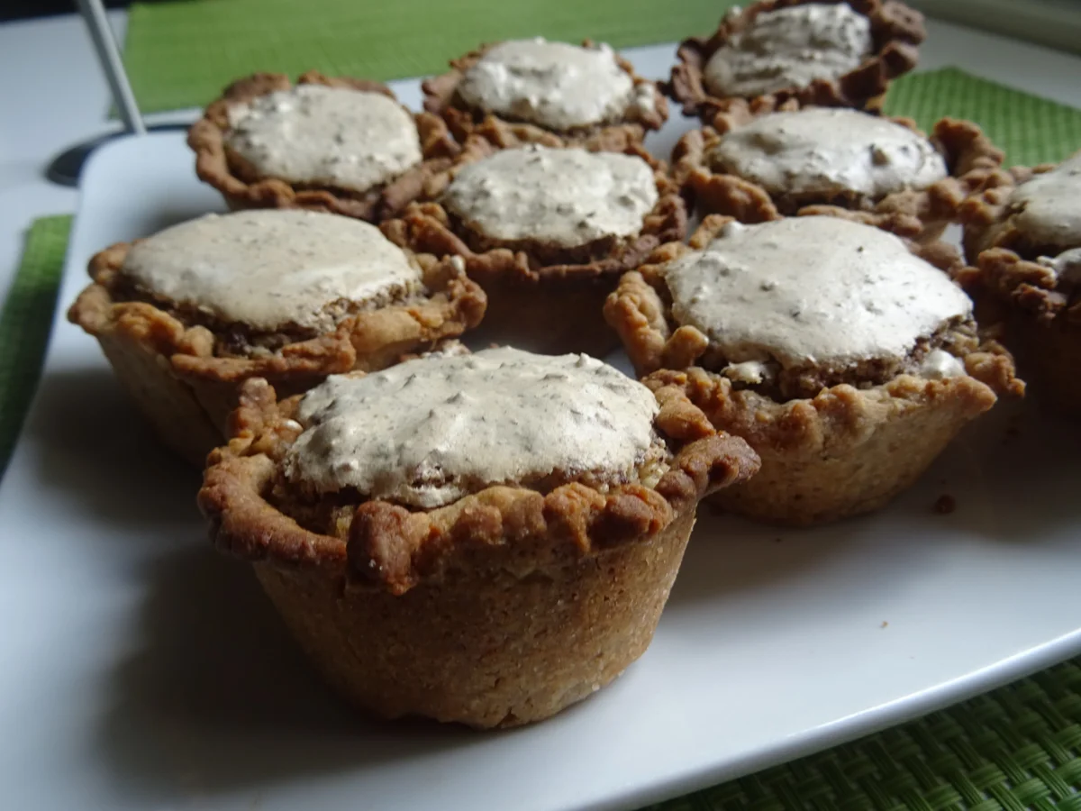 Haselnuss-Meringue-Törtchen - Rezept - Bild Nr. 7696