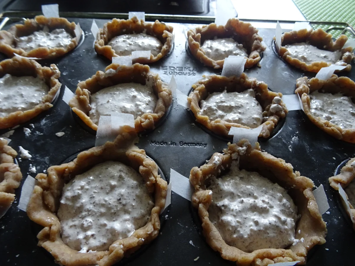 Haselnuss-Meringue-Törtchen - Rezept - Bild Nr. 7697