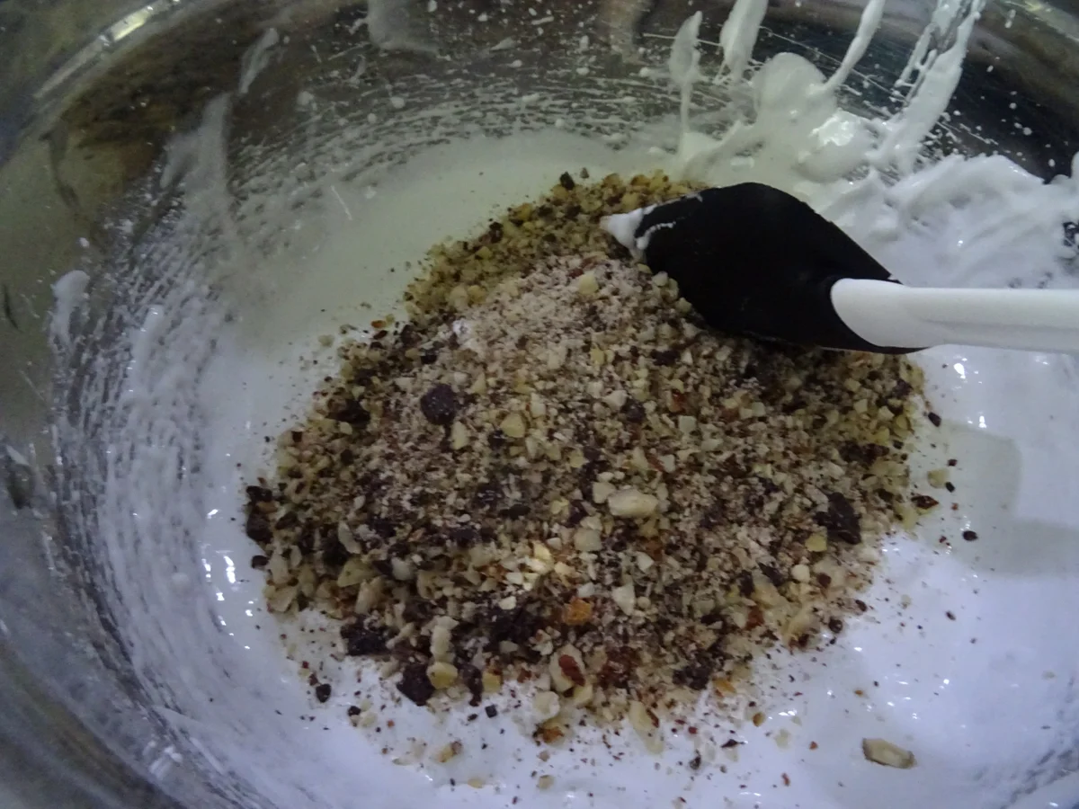 Haselnuss-Meringue-Törtchen - Rezept - Bild Nr. 7699