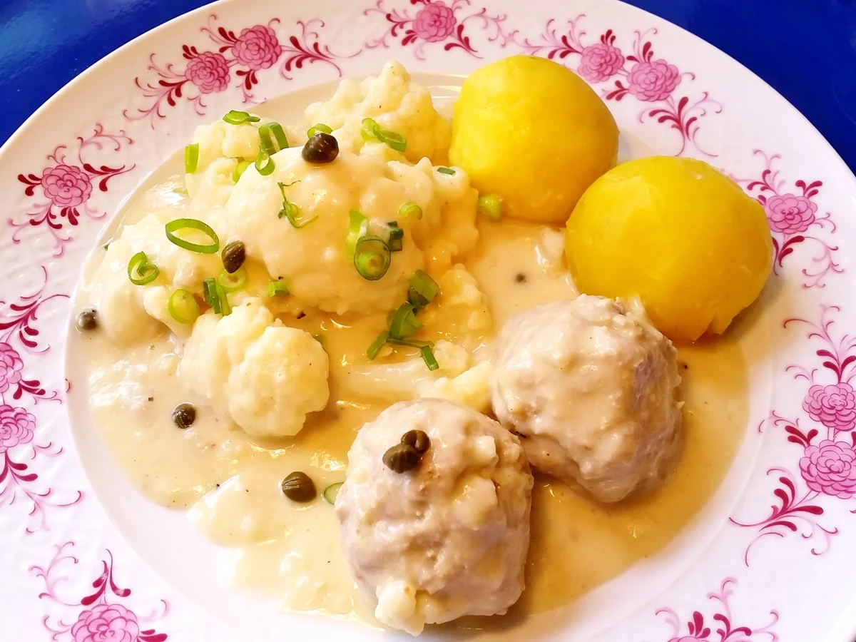 Rezept: Blumenkohltopf mit Hackbällchen Bild Nr. 2 Blumenkohltopf mit Hackbällchen - Rezept - Bild Nr. 2