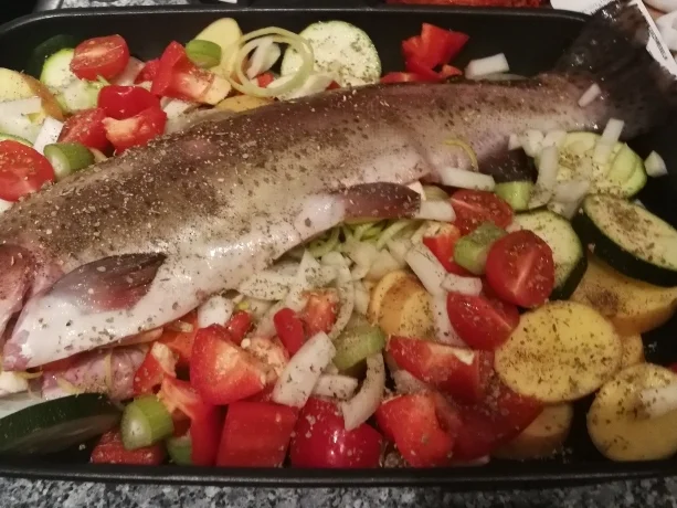 Rezept: FORELLE MAL ANDERS FÜR FAULE Bild Nr. 7712 FORELLE MAL ANDERS FÜR FAULE - Rezept - Bild Nr. 7712