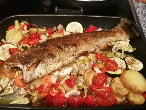 Rezept: FORELLE MAL ANDERS FÜR FAULE Bild Nr. 7713 FORELLE MAL ANDERS FÜR FAULE - Rezept - Bild Nr. 7713