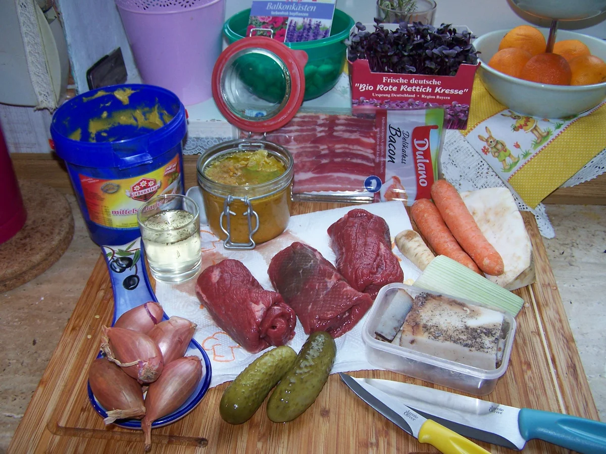 Rezept: Rinder Rouladen gefüllt ,Knödel m. Brokkala Bild Nr. 7709 Rinder Rouladen gefüllt ,Knödel m. Brokkala - Rezept - Bild Nr. 7709