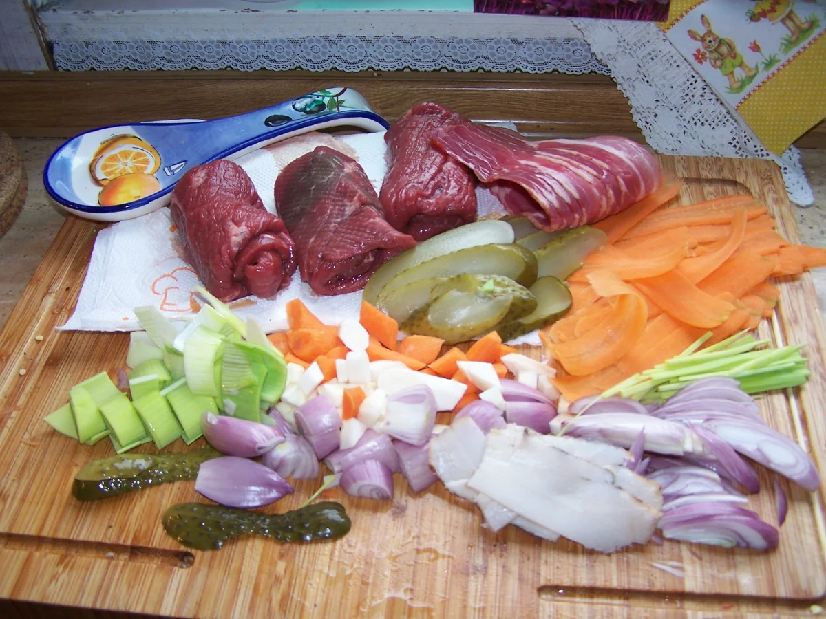 Rezept: Rinder Rouladen gefüllt ,Knödel m. Brokkala Bild Nr. 7711 Rinder Rouladen gefüllt ,Knödel m. Brokkala - Rezept - Bild Nr. 7711