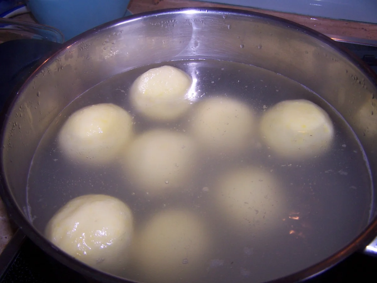 Rezept: Rinder Rouladen gefüllt ,Knödel m. Brokkala Bild Nr. 7718 Rinder Rouladen gefüllt ,Knödel m. Brokkala - Rezept - Bild Nr. 7718