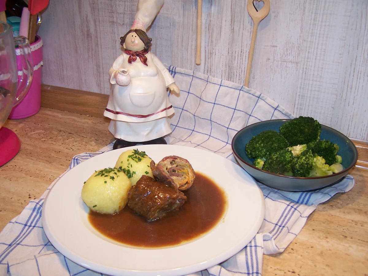Rezept: Rinder Rouladen gefüllt ,Knödel m. Brokkala Bild Nr. 7720 Rinder Rouladen gefüllt ,Knödel m. Brokkala - Rezept - Bild Nr. 7720