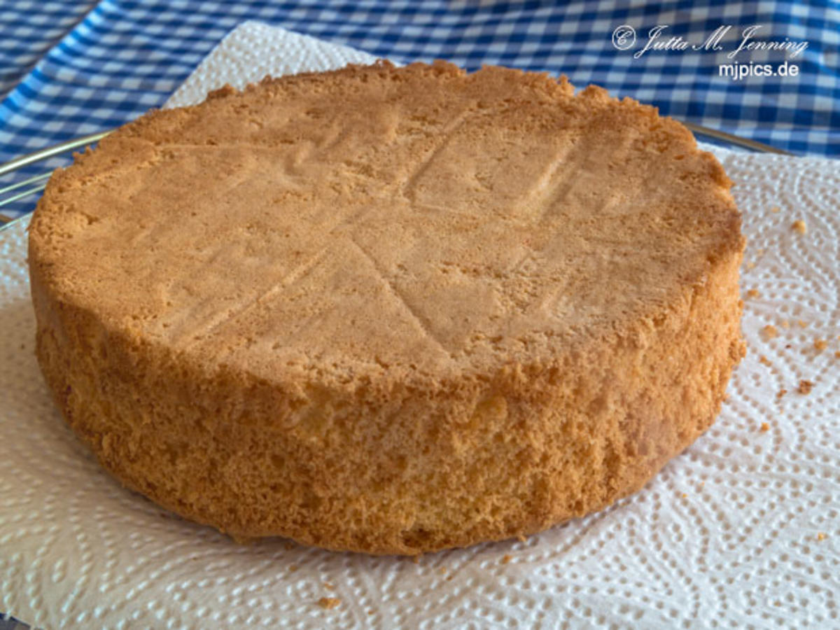 Kleiner Biskuit Tortenboden mit Butter - Rezept - Bild Nr. 7711